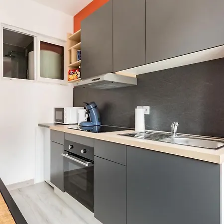 Esprit Africain, Appartement, Balcon, Centre *