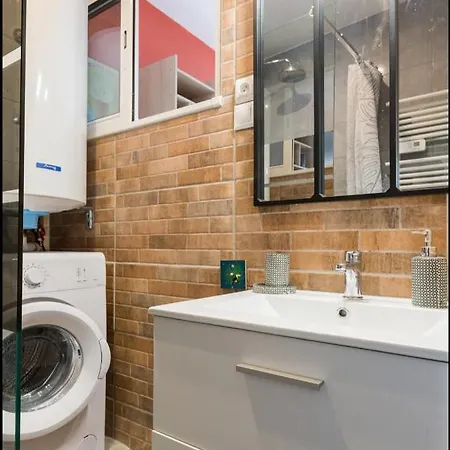アパート 1 Esprit Africain, Appartement, Balcon, Centre ヴァランシエンヌ